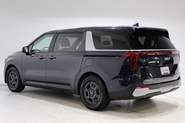 Used 2025 Kia Carnival FWD image 6