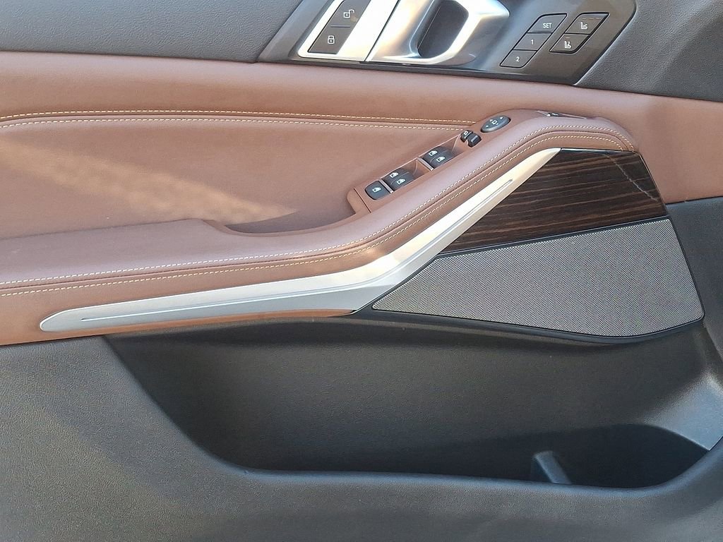 Used 2020 BMW X5 xDrive40i w/ M Sport Package image 13