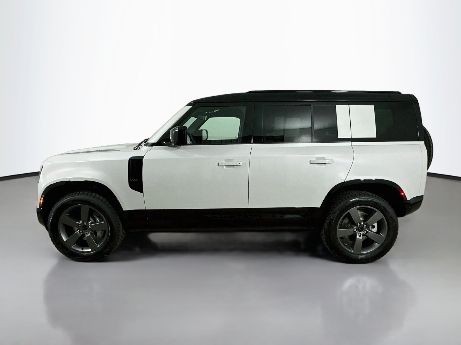New 2026 Land Rover Defender 110 X-Dynamic SE AWD/4WD image 8