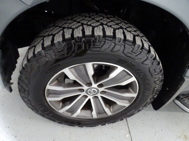 Used 2017 Nissan Titan SL w/ SL Towing Convenience Package image 24