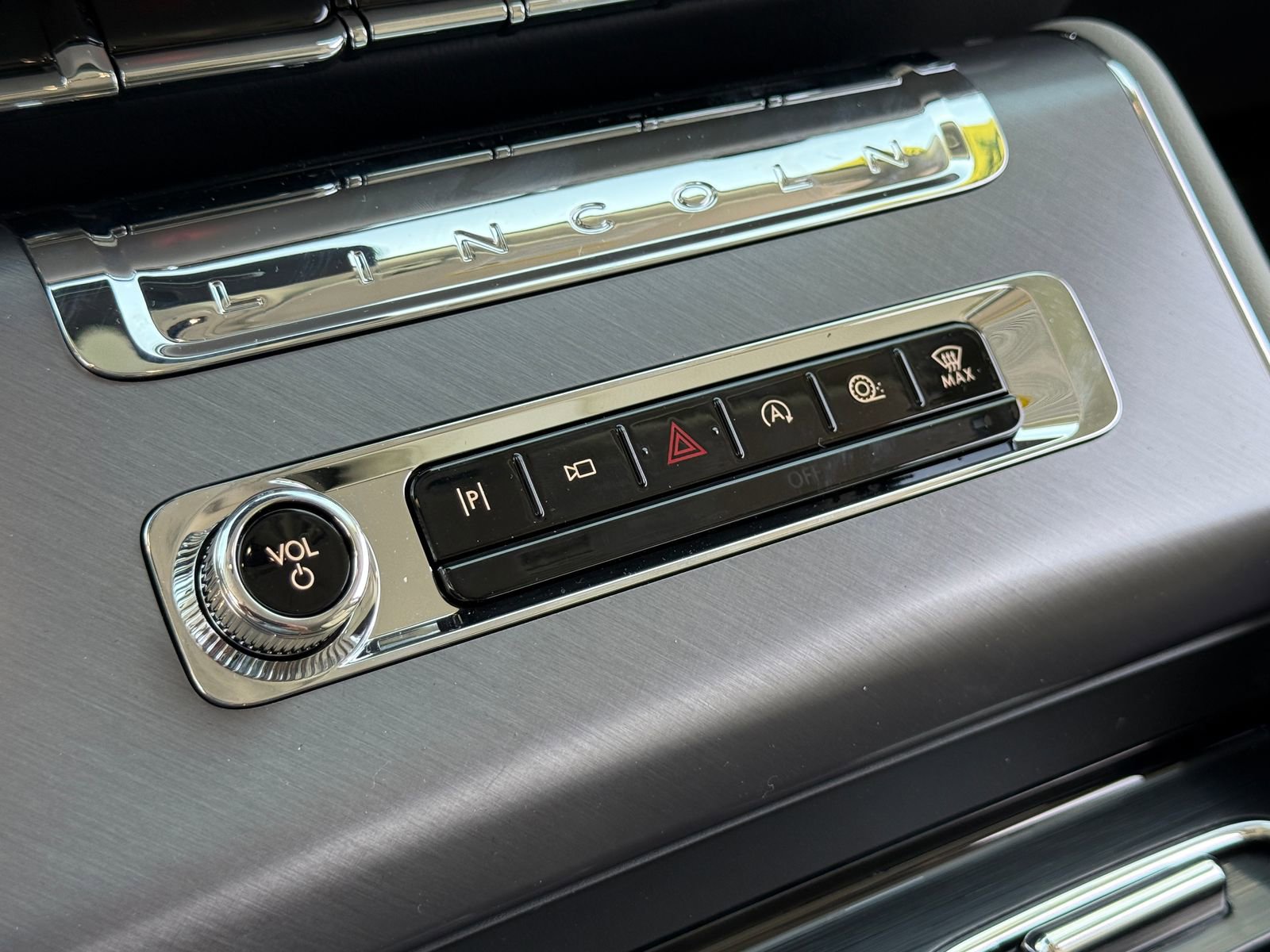 New 2026 Lincoln Aviator AWD image 36