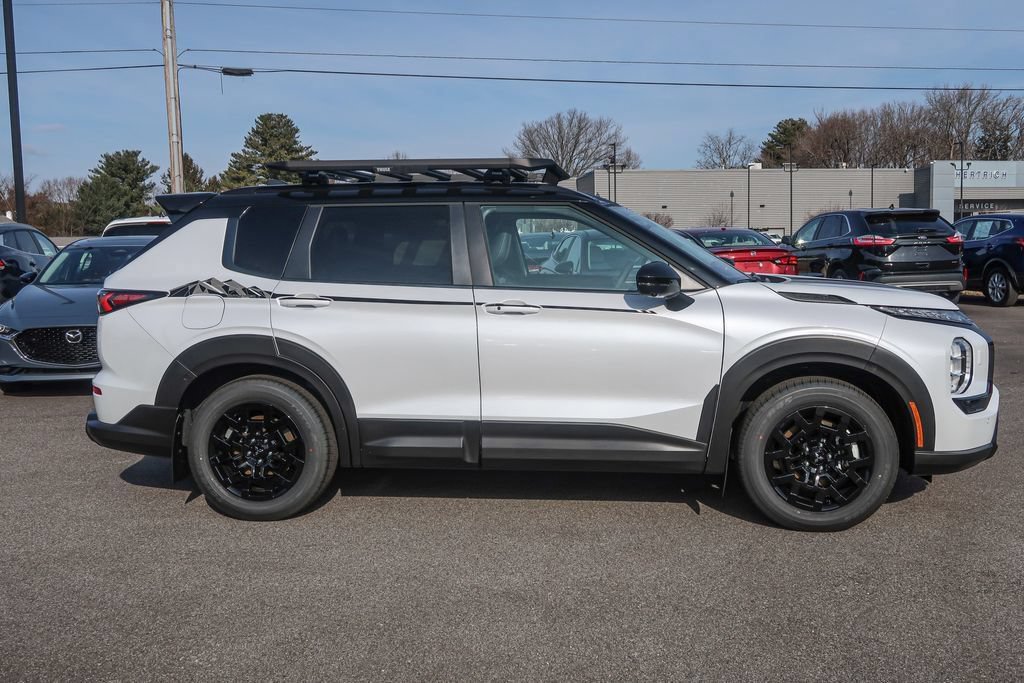 New 2026 Mitsubishi Outlander AWD image 8