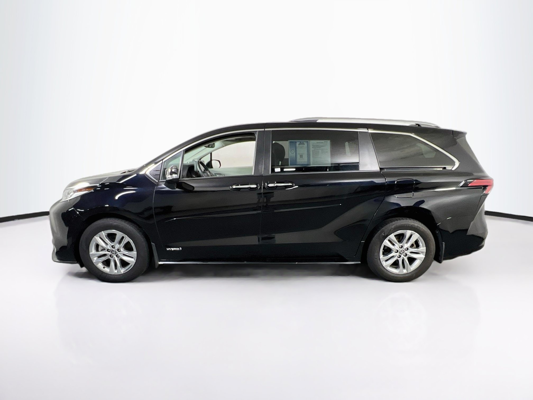 Used 2021 Toyota Sienna Limited AWD/4WD image 8