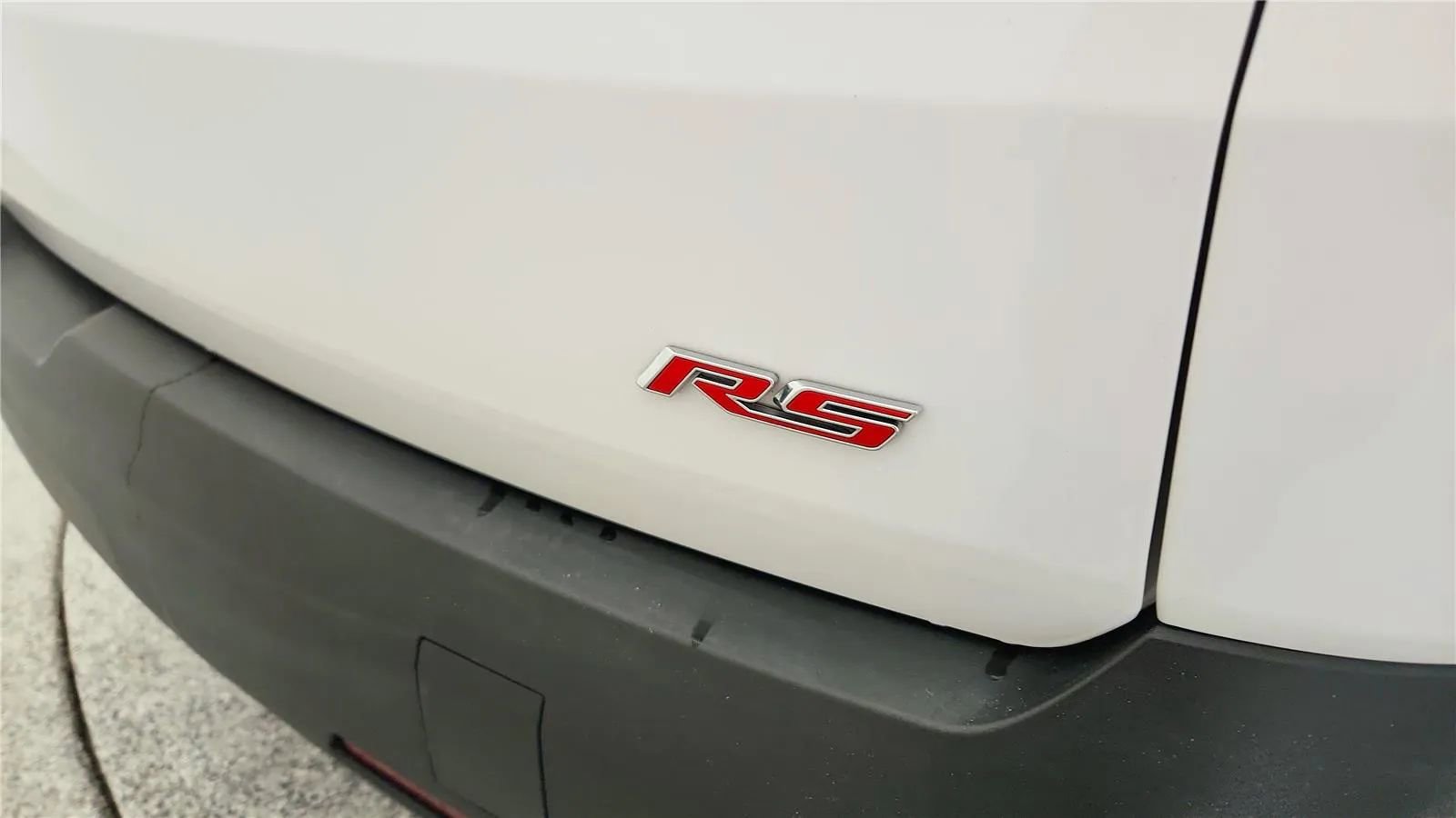 Used 2023 Chevrolet Traverse RS FWD image 39