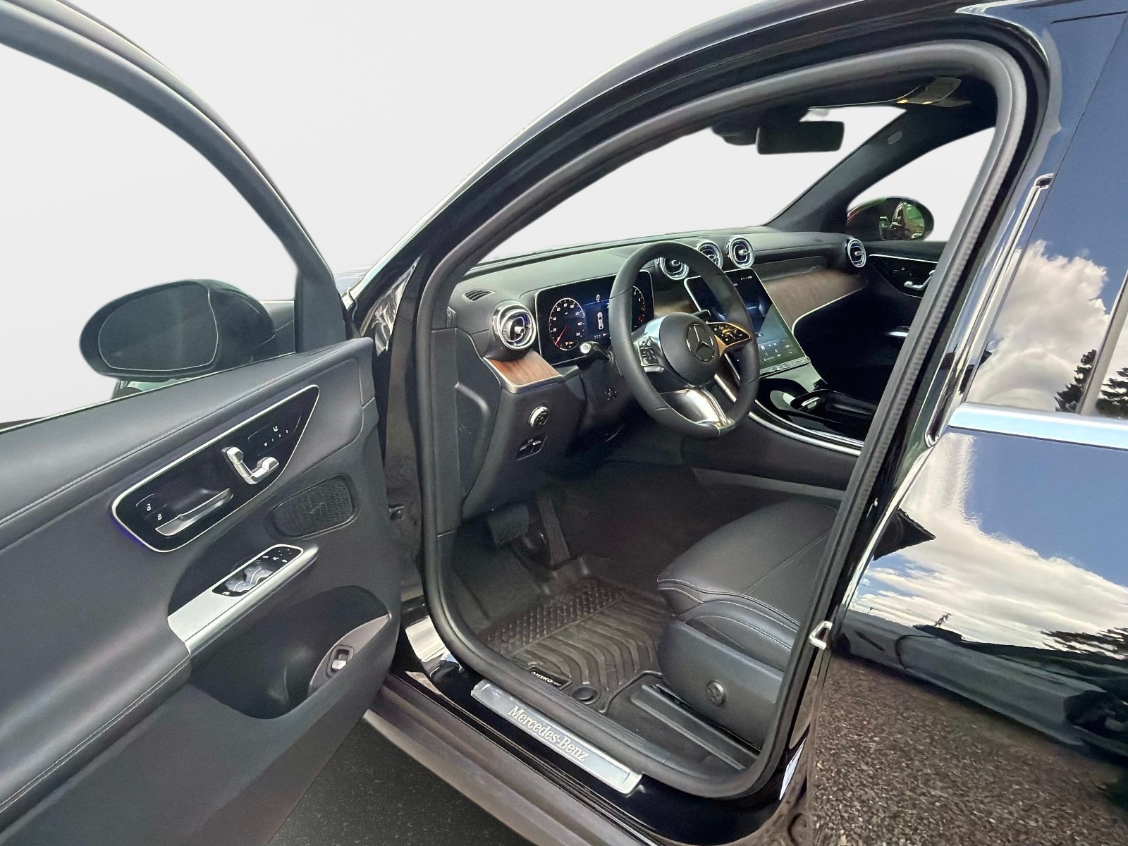 Certified 2026 Mercedes-Benz GLC 300 4MATIC image 19