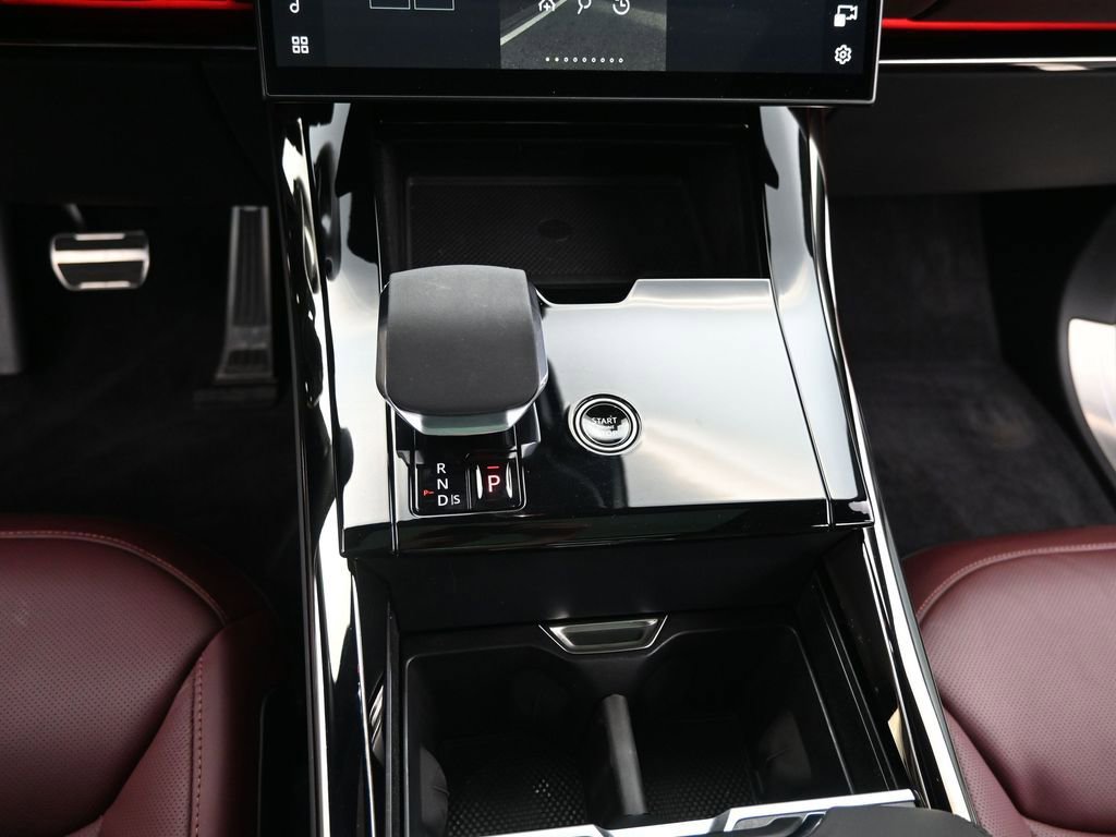 Used 2024 Land Rover Range Rover Sport Dynamic SE image 25