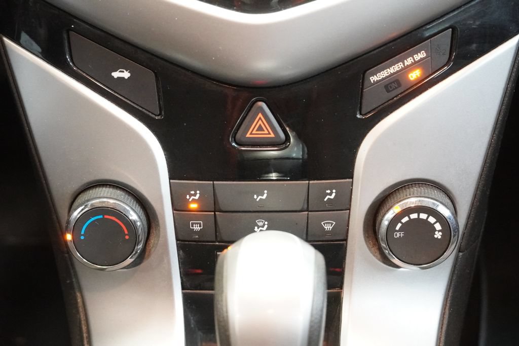 Used 2015 Chevrolet Cruze LT FWD image 20