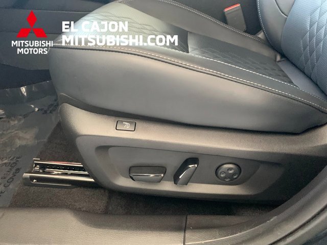 Used 2025 Mitsubishi Outlander SEL Black Edition image 12