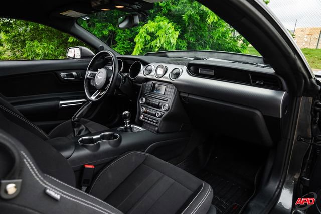 Used 2018 Ford Mustang GT w/ Black Accent Pkg RWD image 25