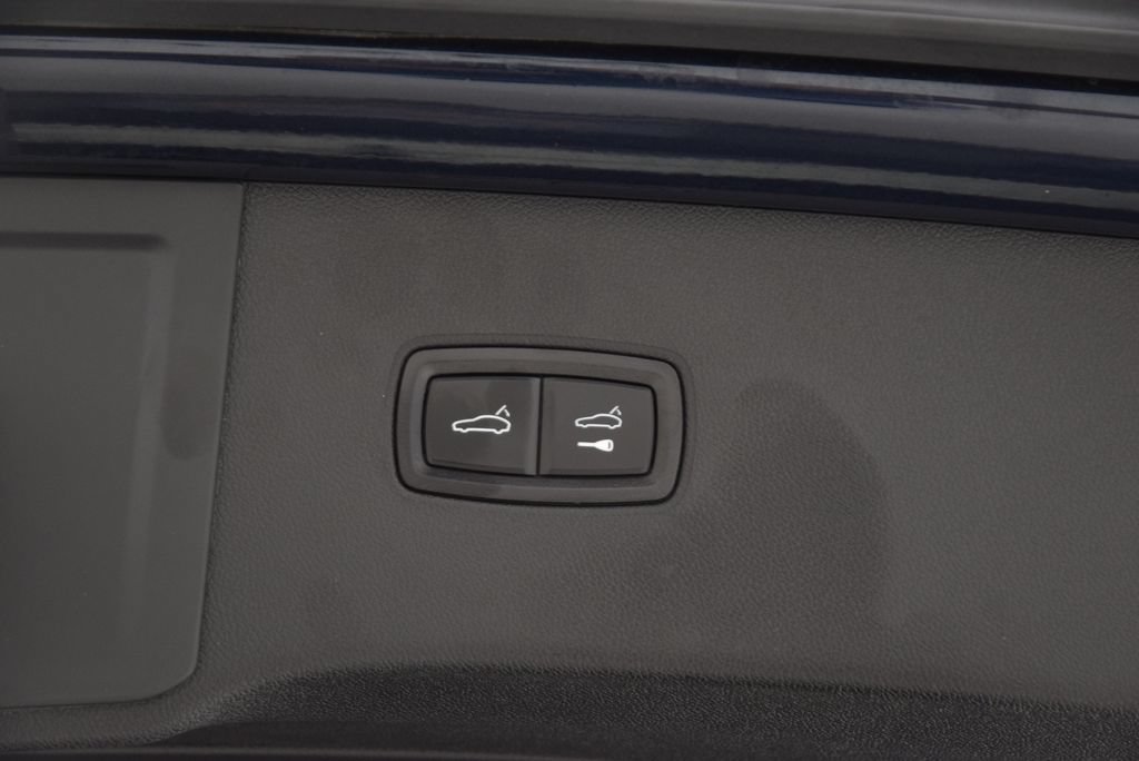 Used 2024 Porsche Cayenne AWD/4WD image 30