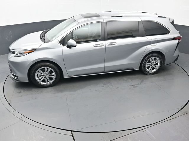 Certified 2023 Toyota Sienna Platinum image 47