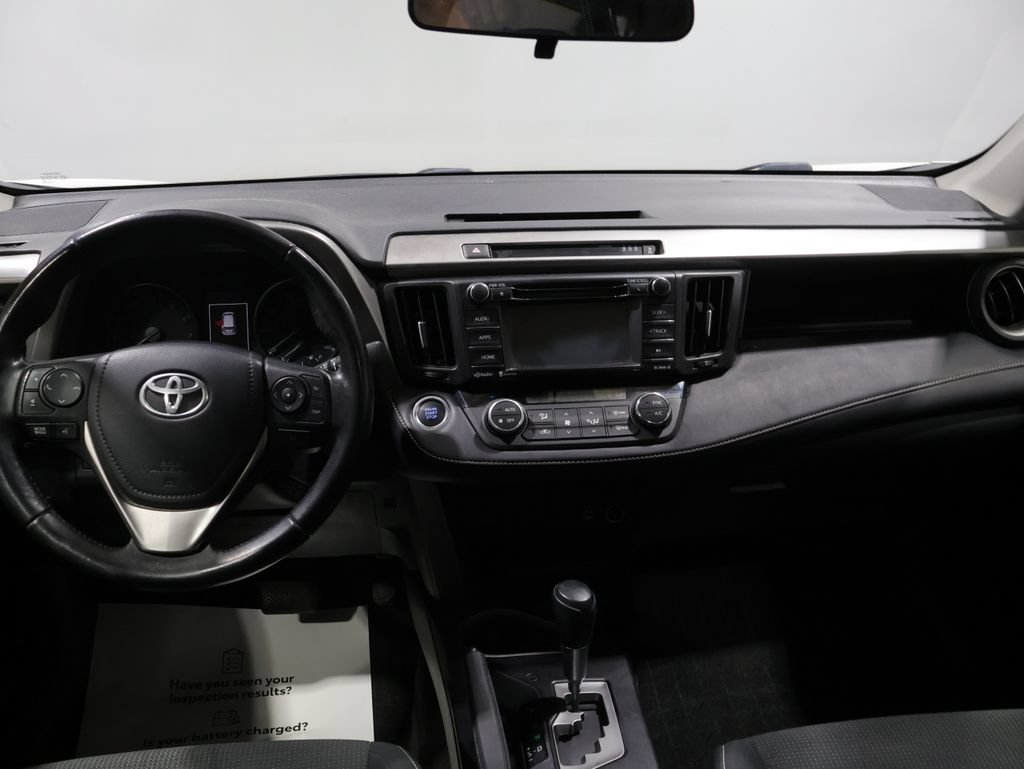 Used 2017 Toyota RAV4 XLE AWD/4WD image 17