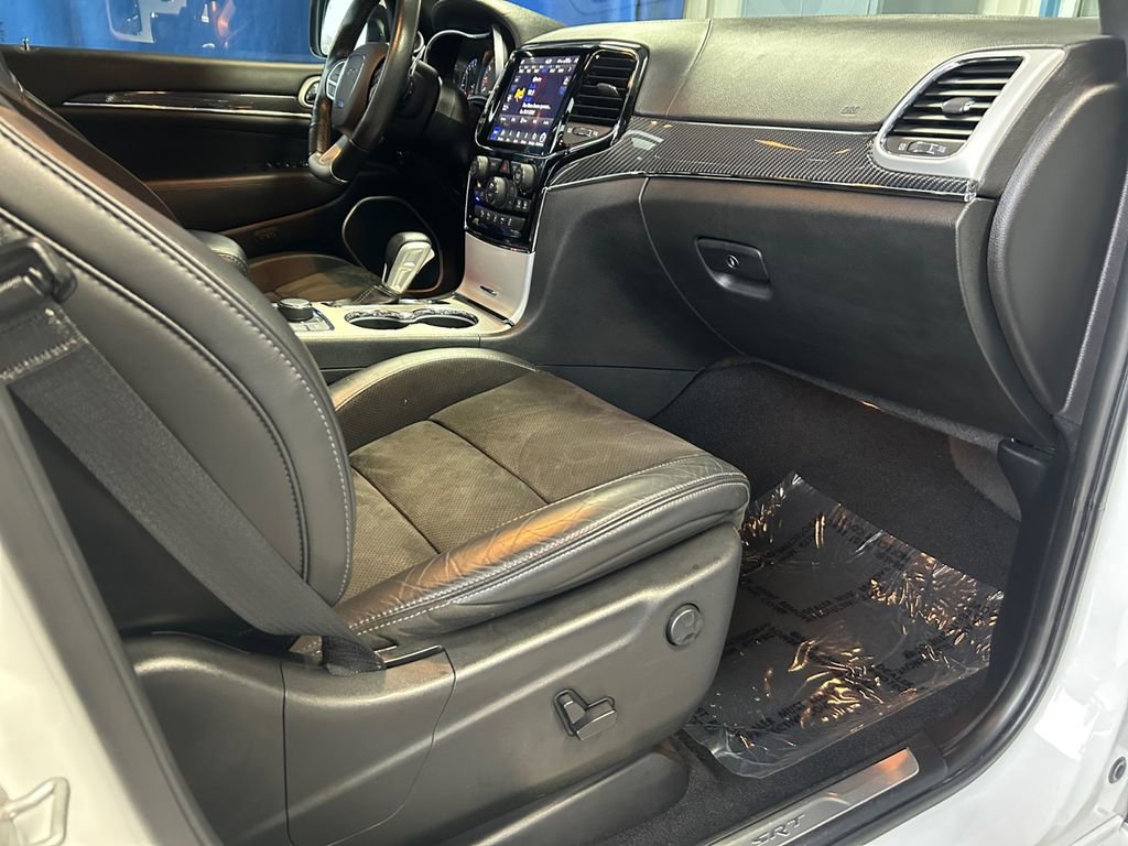 Used 2020 Jeep Grand Cherokee SRT image 26