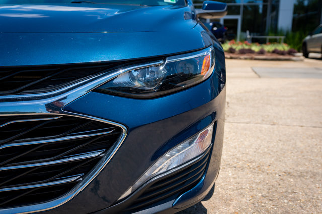 Used 2021 Chevrolet Malibu LT FWD image 3