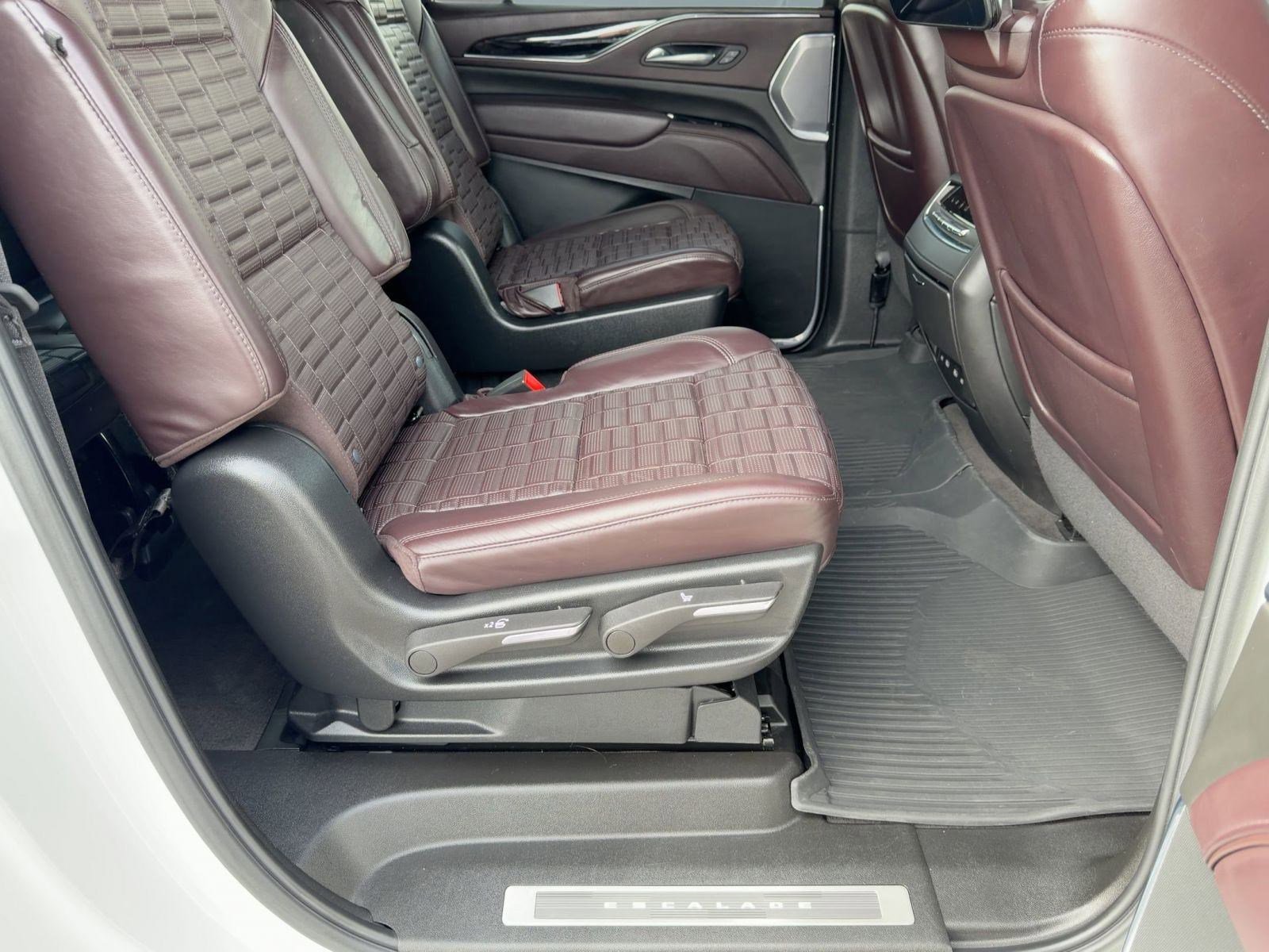 Certified 2024 Cadillac Escalade ESV Sport Platinum w/ LPO, ONYX Package image 30