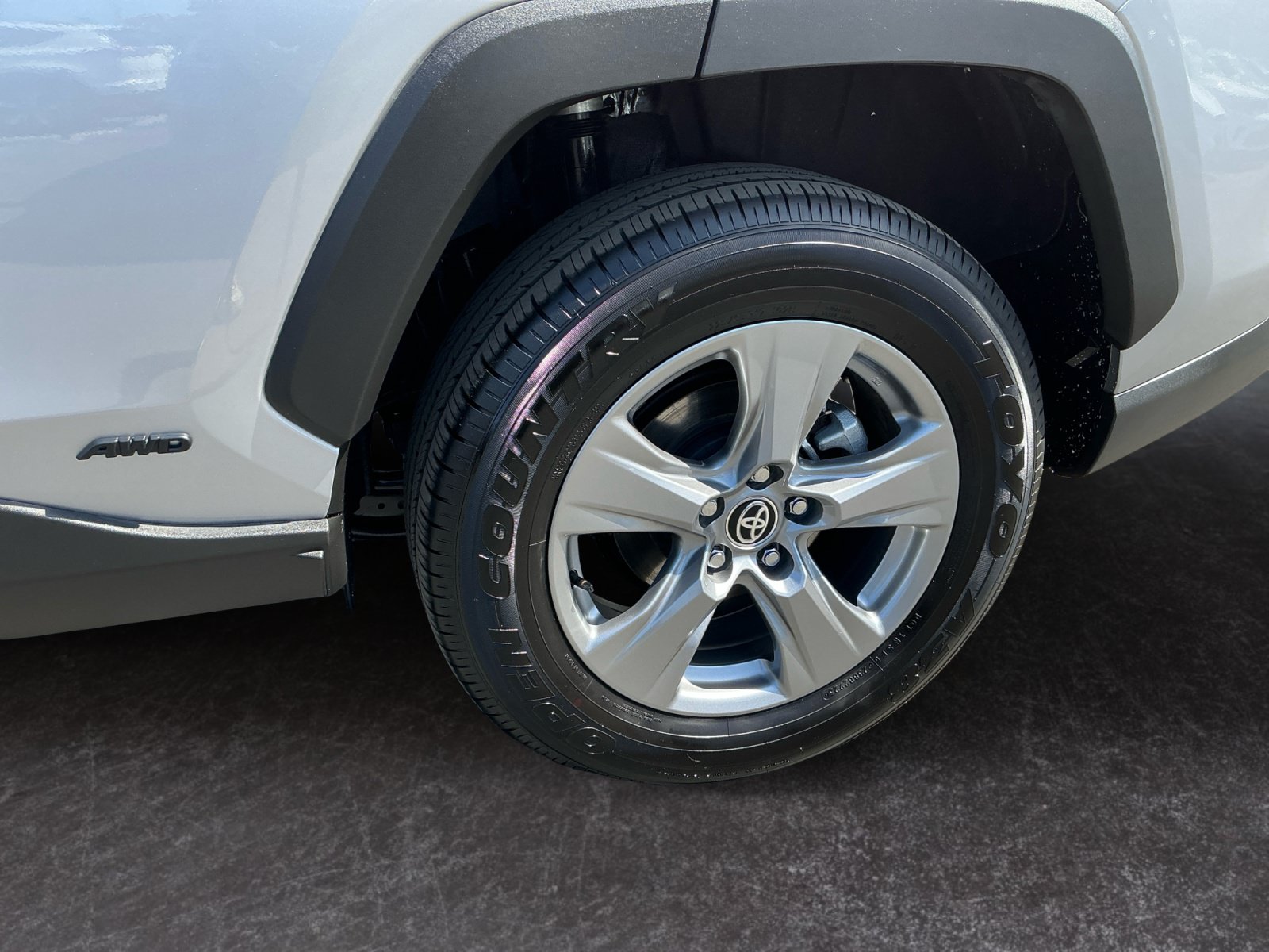 Used 2025 Toyota RAV4 LE AWD/4WD image 9