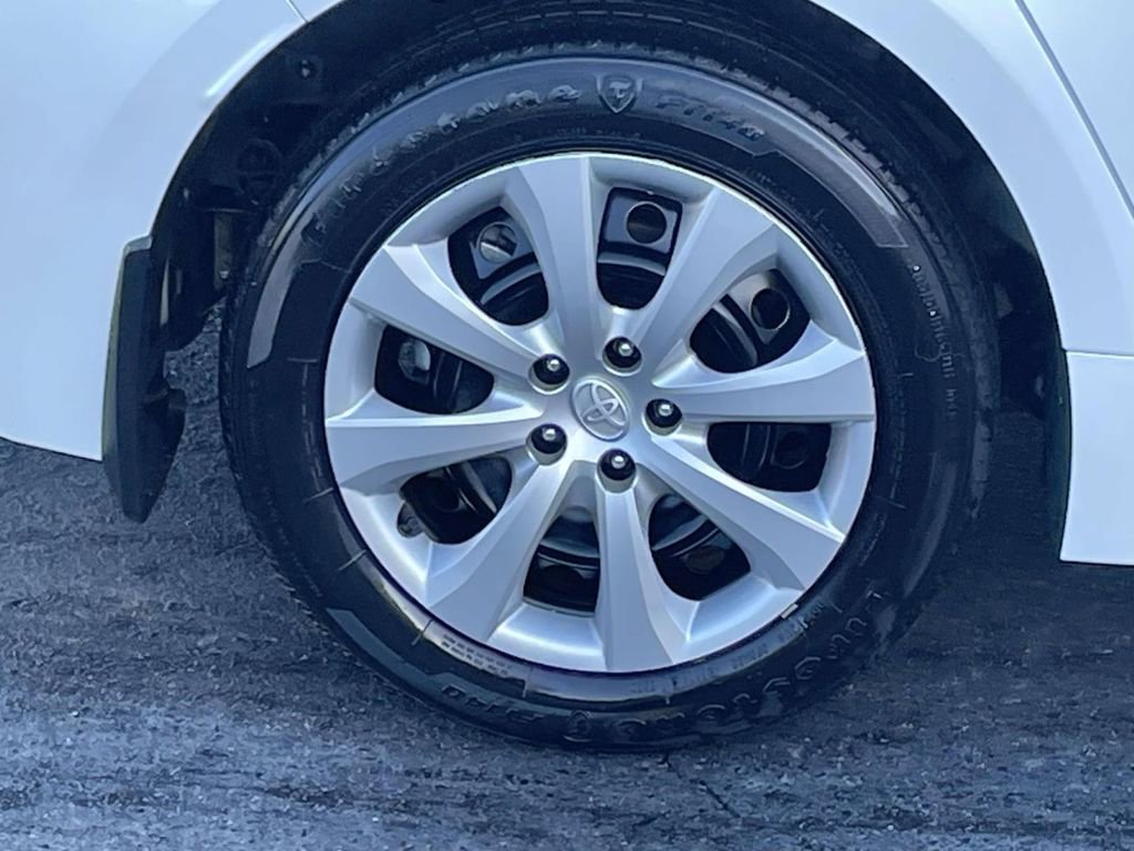 Used 2025 Toyota Corolla LE image 12