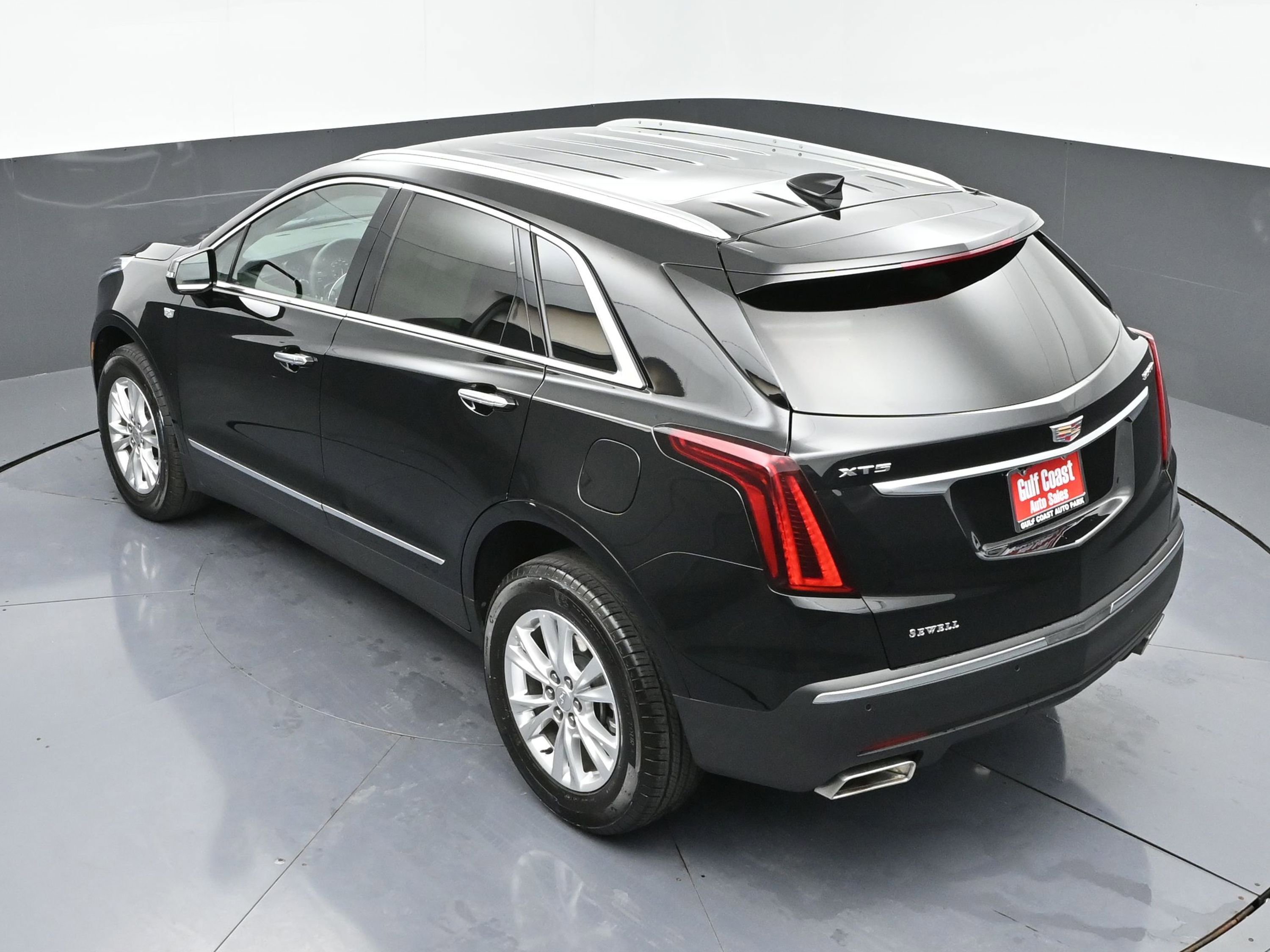 Used 2024 Cadillac XT5 Luxury w/ LPO, Floor Liner Package image 39
