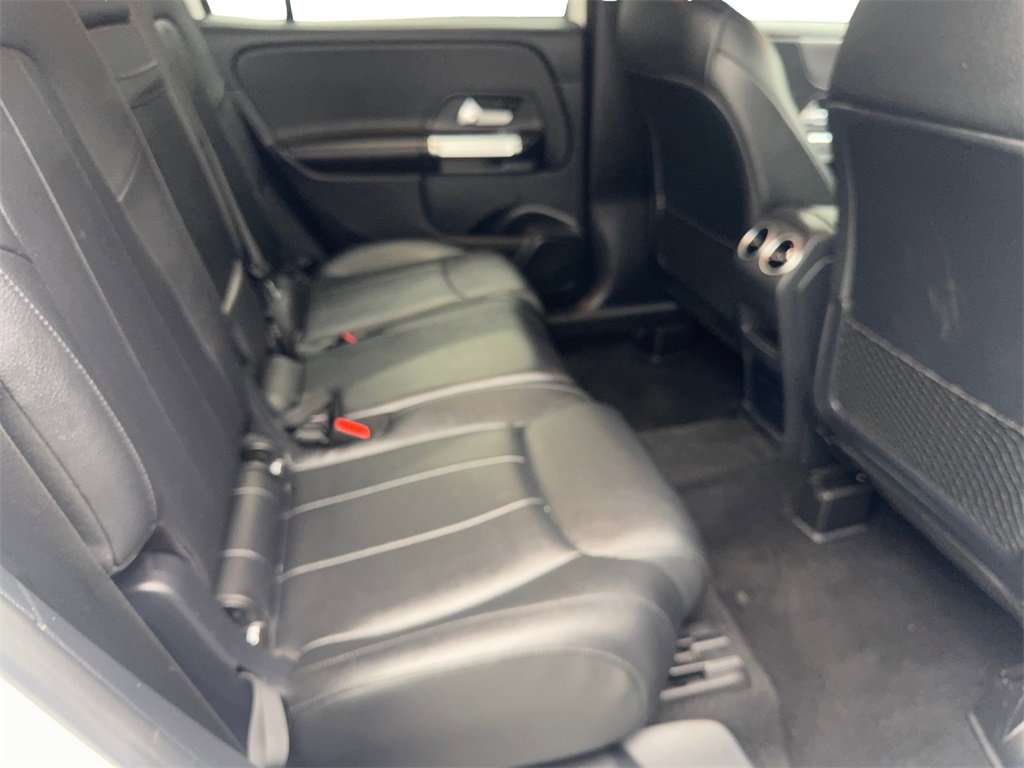 Used 2022 Mercedes-Benz GLB 250 w/ Premium Package Lite image 37