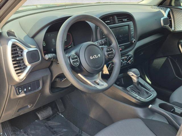Used 2023 Kia Soul LX FWD image 10