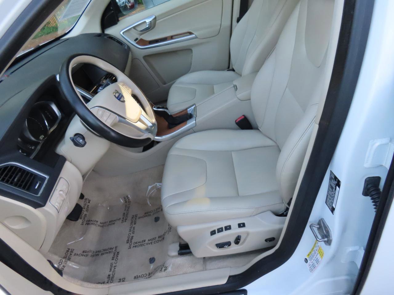 Used 2016 Volvo XC60 T6 AWD/4WD image 7