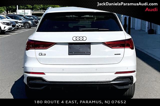 Used 2022 Audi Q3 2.0T Premium w/ Convenience Package AWD/4WD image 4