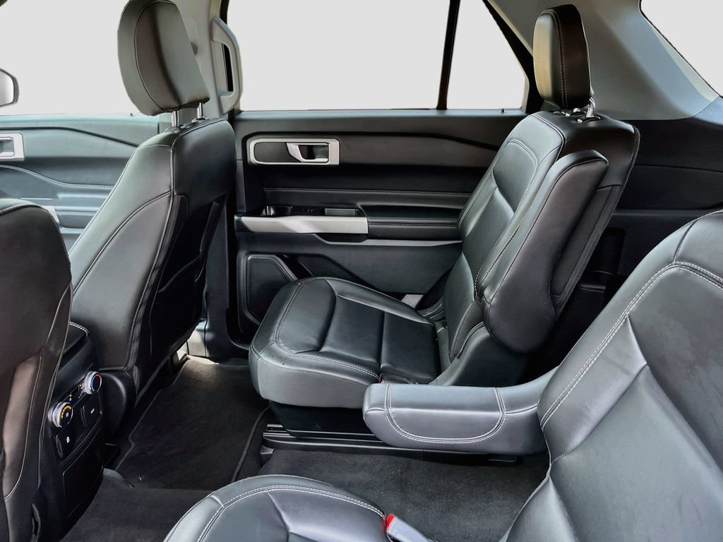Used 2022 Ford Explorer XLT w/ Equipment Group 202A RWD image 24