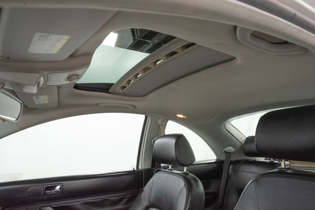 Used 2010 Volkswagen Beetle Coupe FWD image 16