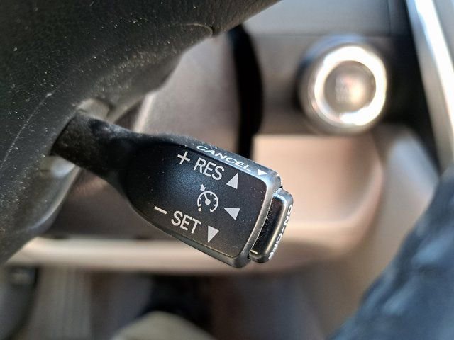 Used 2015 Toyota Camry XLE image 24