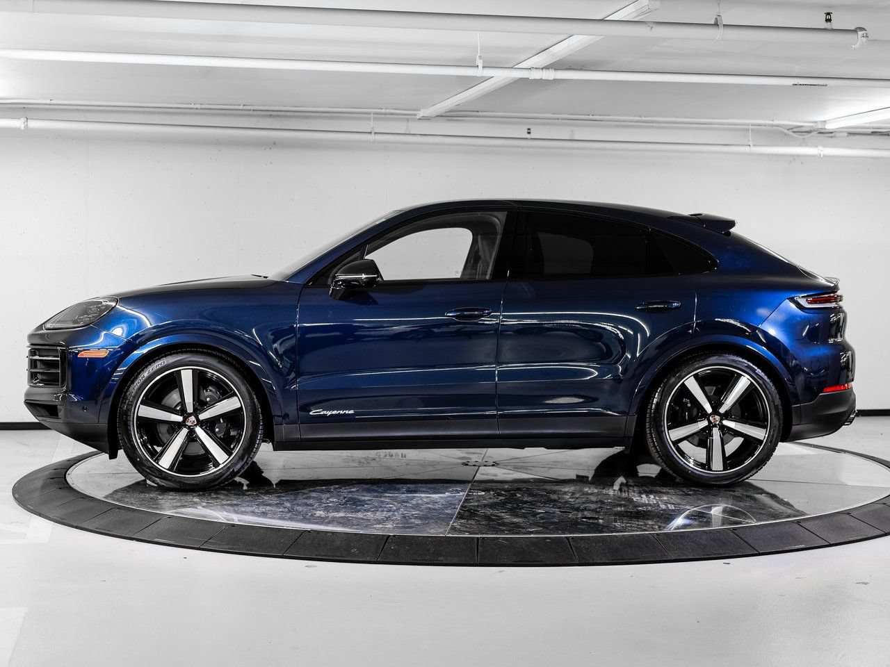 Certified 2026 Porsche Cayenne Coupe AWD/4WD image 2