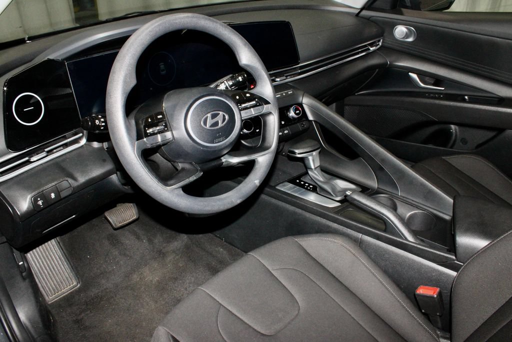 Used 2024 Hyundai Elantra SEL FWD image 23