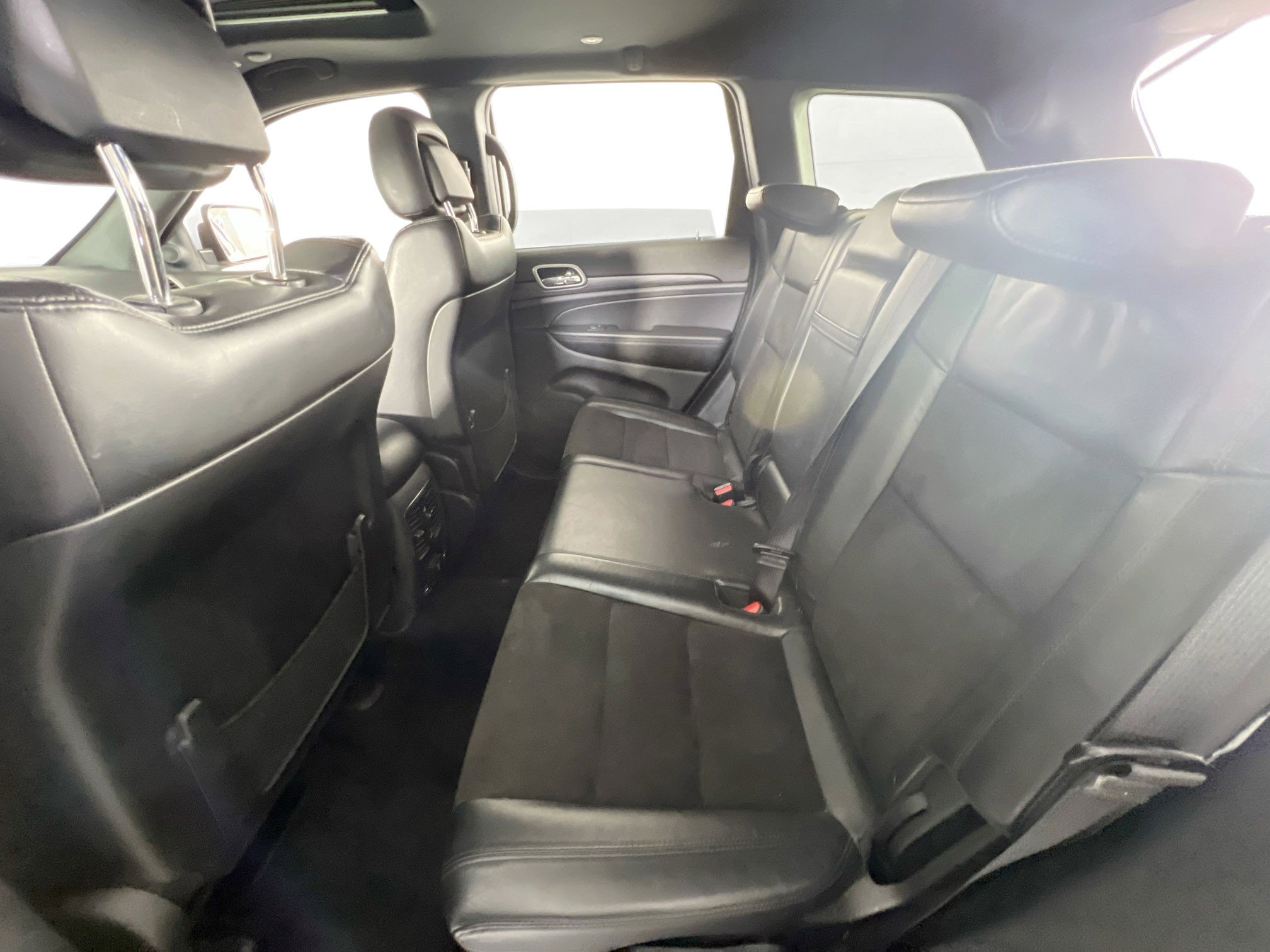 Used 2022 Jeep Grand Cherokee Laredo X image 25