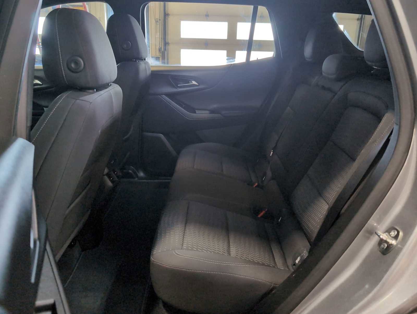 Used 2025 Chevrolet Equinox LT image 23