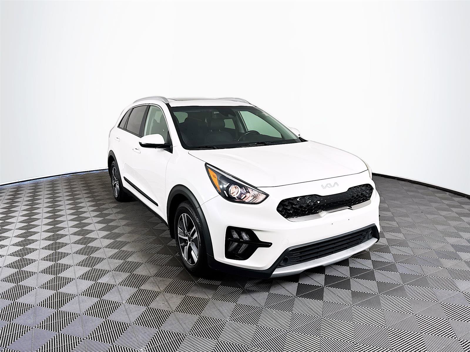 Certified 2022 Kia Niro LXS