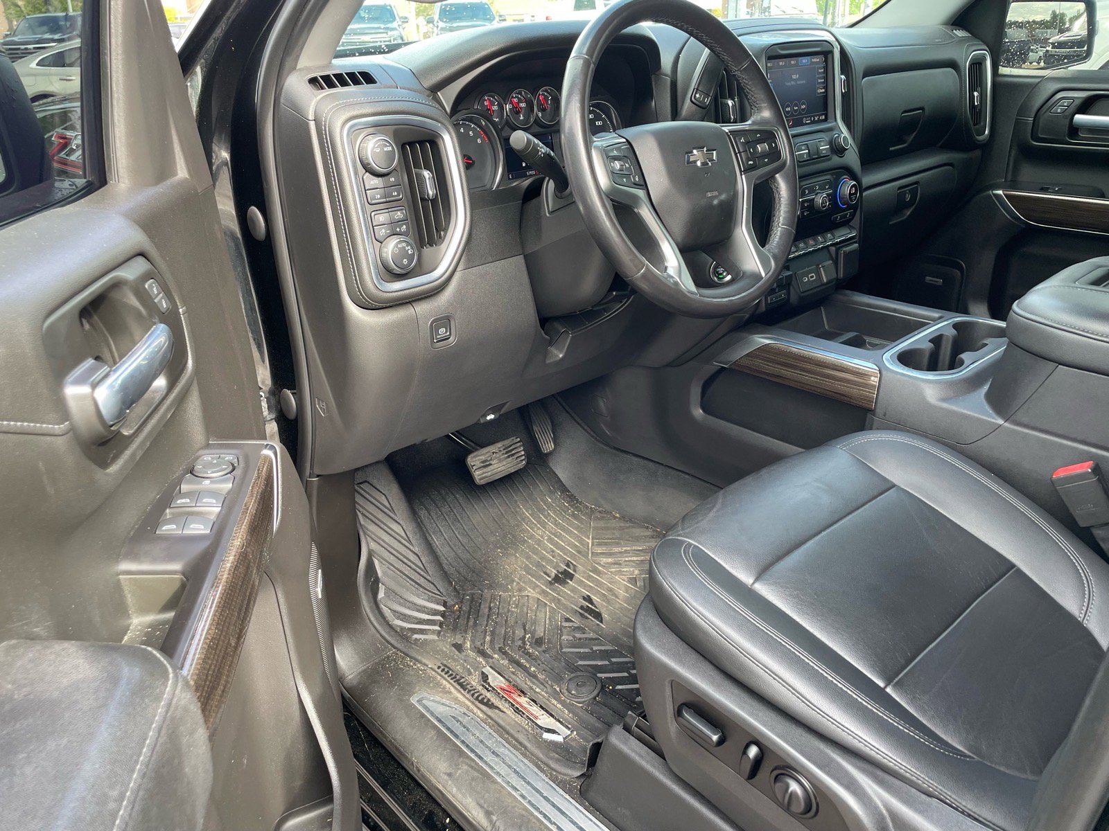 Used 2021 Chevrolet Silverado 1500 LT Trail Boss w/ Convenience Package II image 4