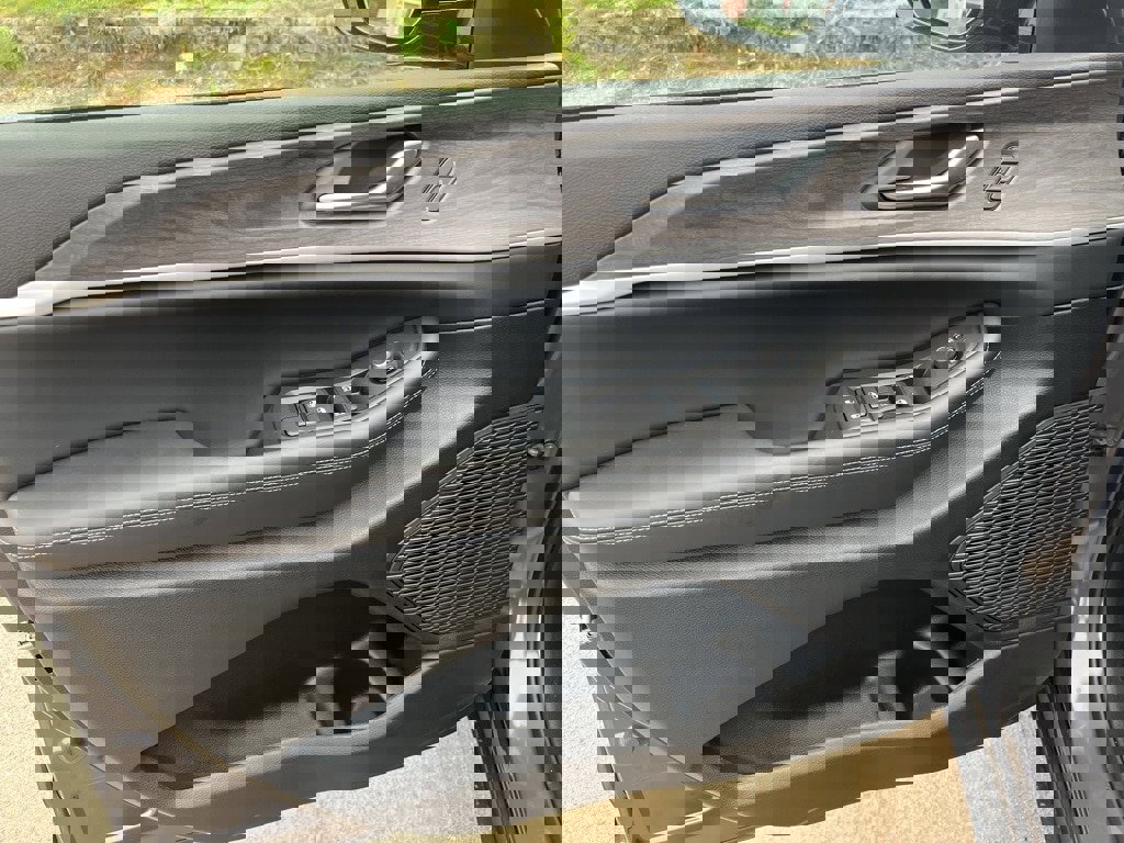 New 2025 Jeep Grand Cherokee Limited image 18