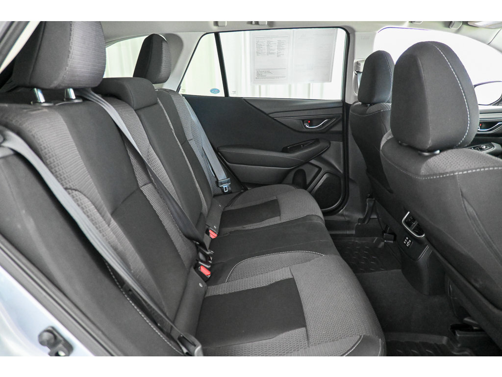Used 2025 Subaru Outback Premium AWD/4WD image 18