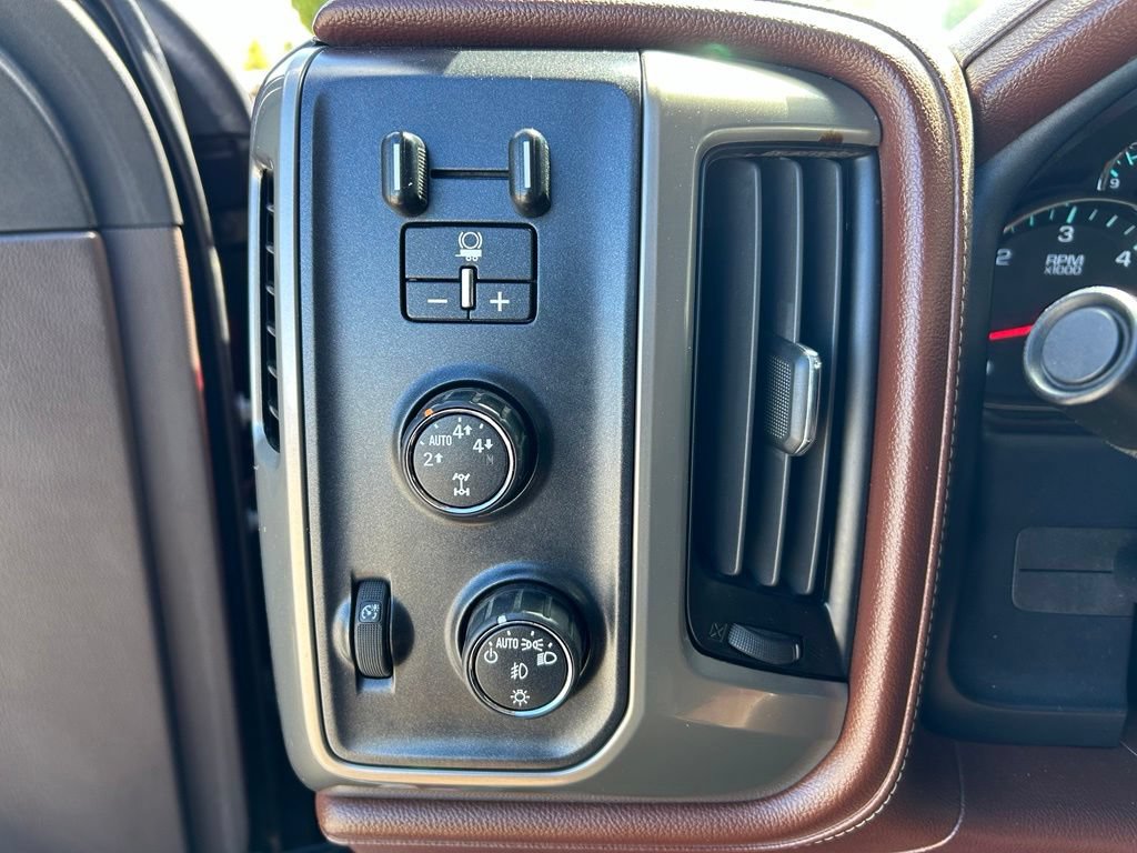 Used 2014 Chevrolet Silverado 1500 High Country w/ High Country Premium Package AWD/4WD image 15