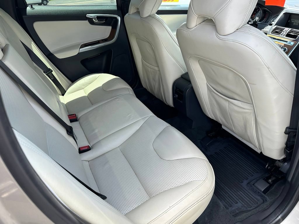Used 2016 Volvo XC60 T5 Premier w/ Inscription Package FWD image 20