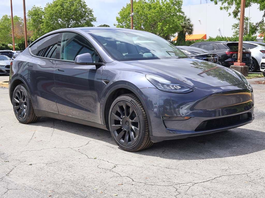 Used 2023 Tesla Model Y Long Range AWD/4WD image 2