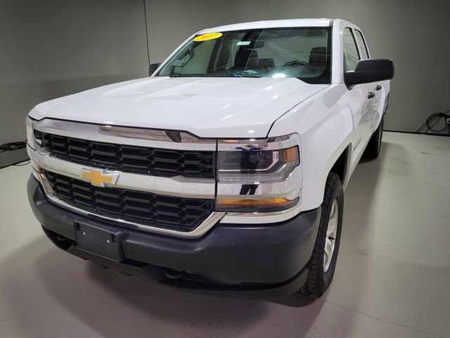 Used 2017 Chevrolet Silverado 1500 W/T w/ Trailering Package image 9
