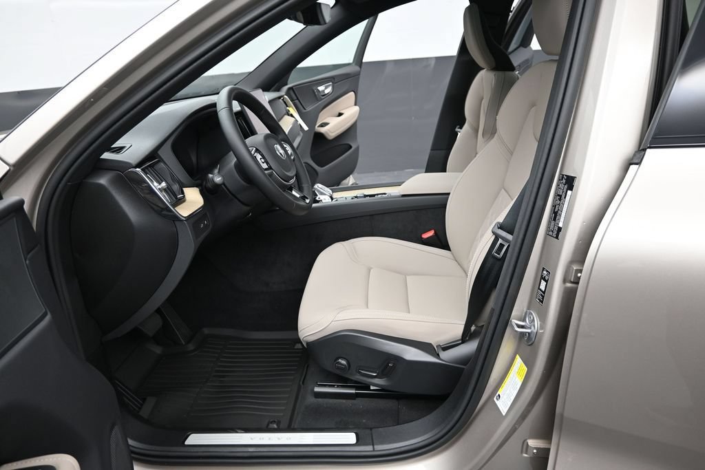 New 2026 Volvo XC60 T8 Plus w/ Protection Package Premier AWD/4WD image 10
