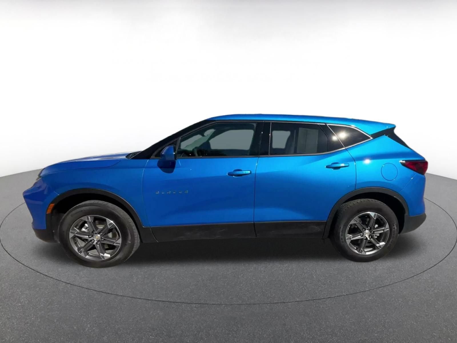 Used 2025 Chevrolet Blazer LT FWD image 8