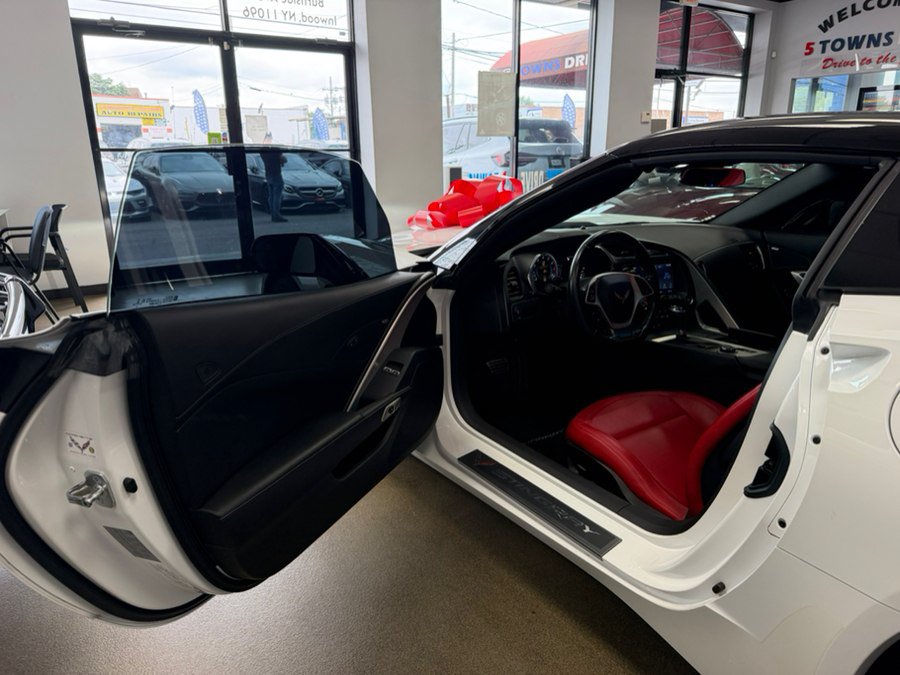 Used 2016 Chevrolet Corvette Stingray Coupe RWD image 33