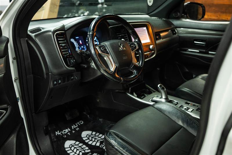 Used 2020 Mitsubishi Outlander SEL image 9