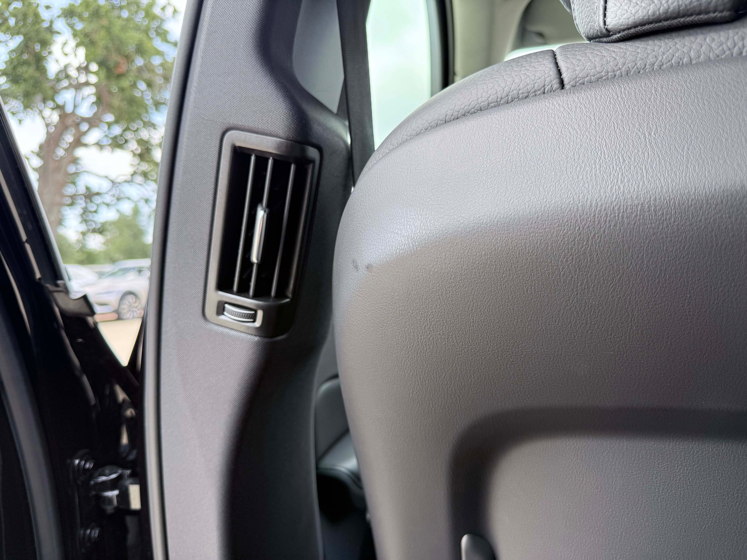 Certified 2024 Volvo XC60 T8 Plus AWD/4WD image 17