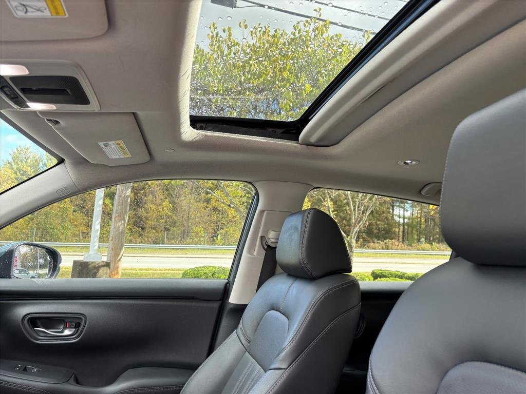 Used 2023 Honda HR-V EX-L image 12