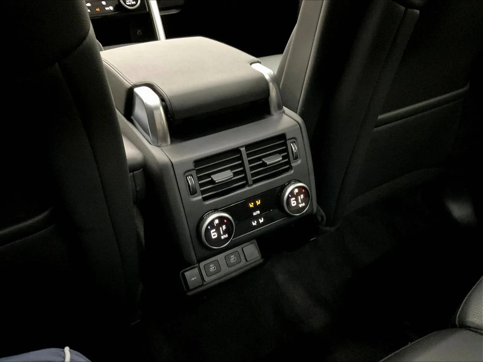 Used 2025 Land Rover Discovery S AWD/4WD image 19