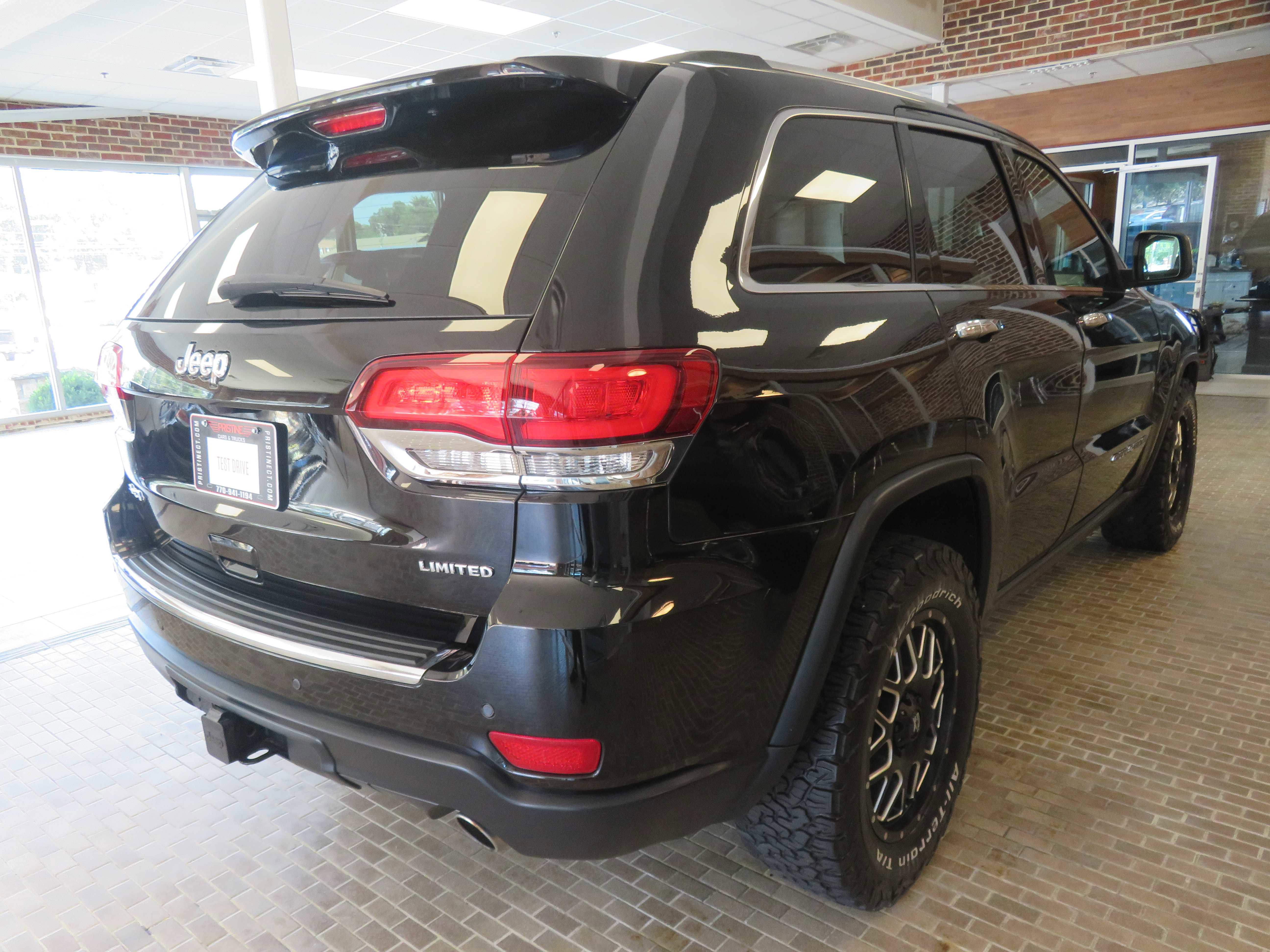 Used 2020 Jeep Grand Cherokee Limited w/ Trailer Tow Group IV image 4