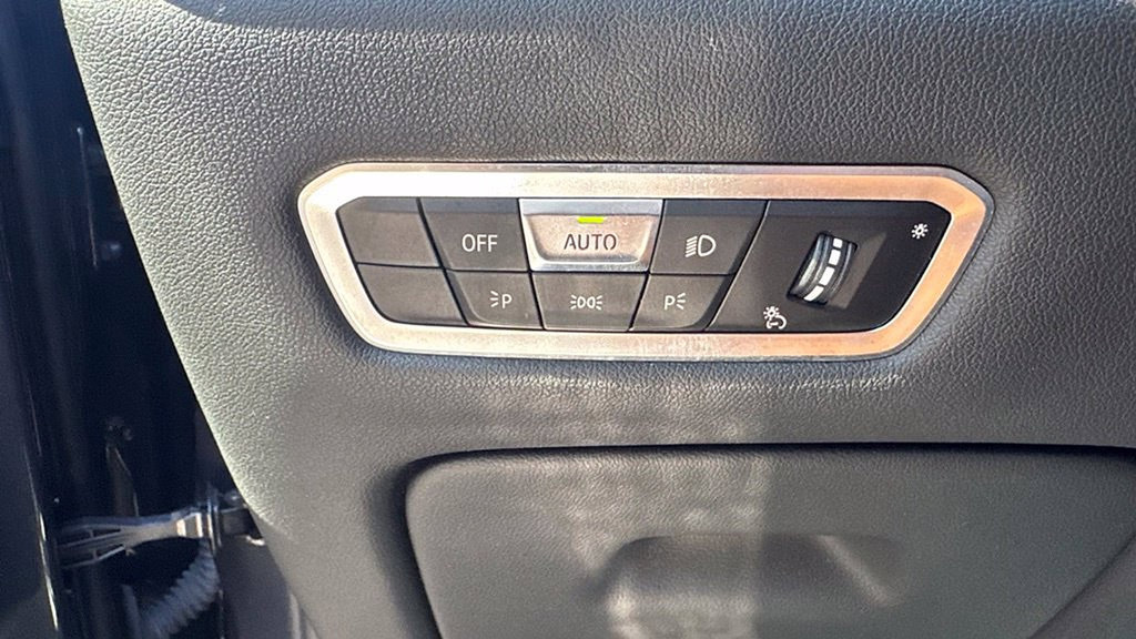 Used 2022 BMW X5 xDrive40i w/ Premium Package AWD/4WD image 26